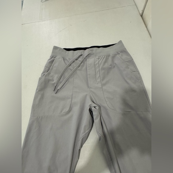 Lululemon men’s pant size medium - Picture 2 of 7